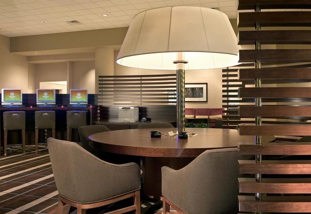 Sheraton Arlington Hotel Exterior foto