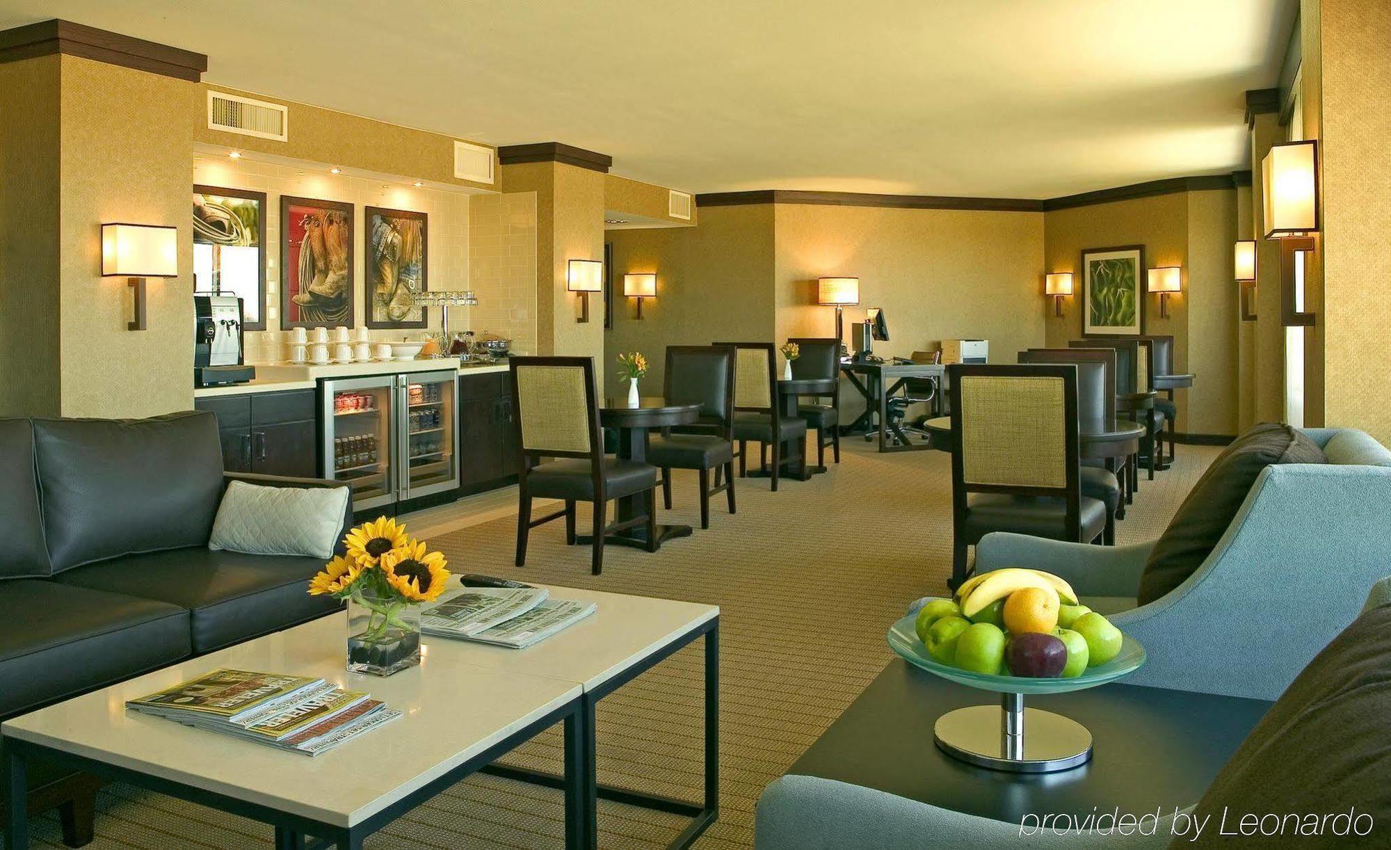 Sheraton Arlington Hotel Exterior foto